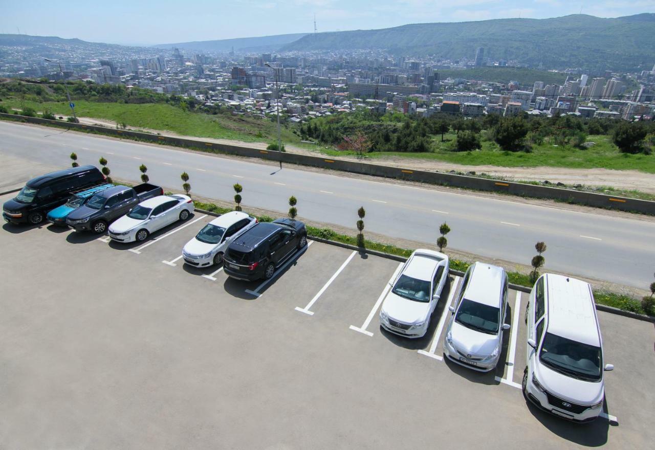 Lisi Hills Hotel Tbiliszi Kültér fotó