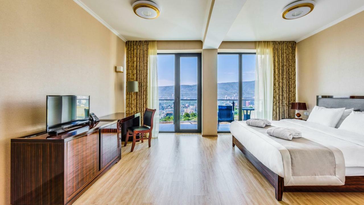 Lisi Hills Hotel Tbiliszi Kültér fotó