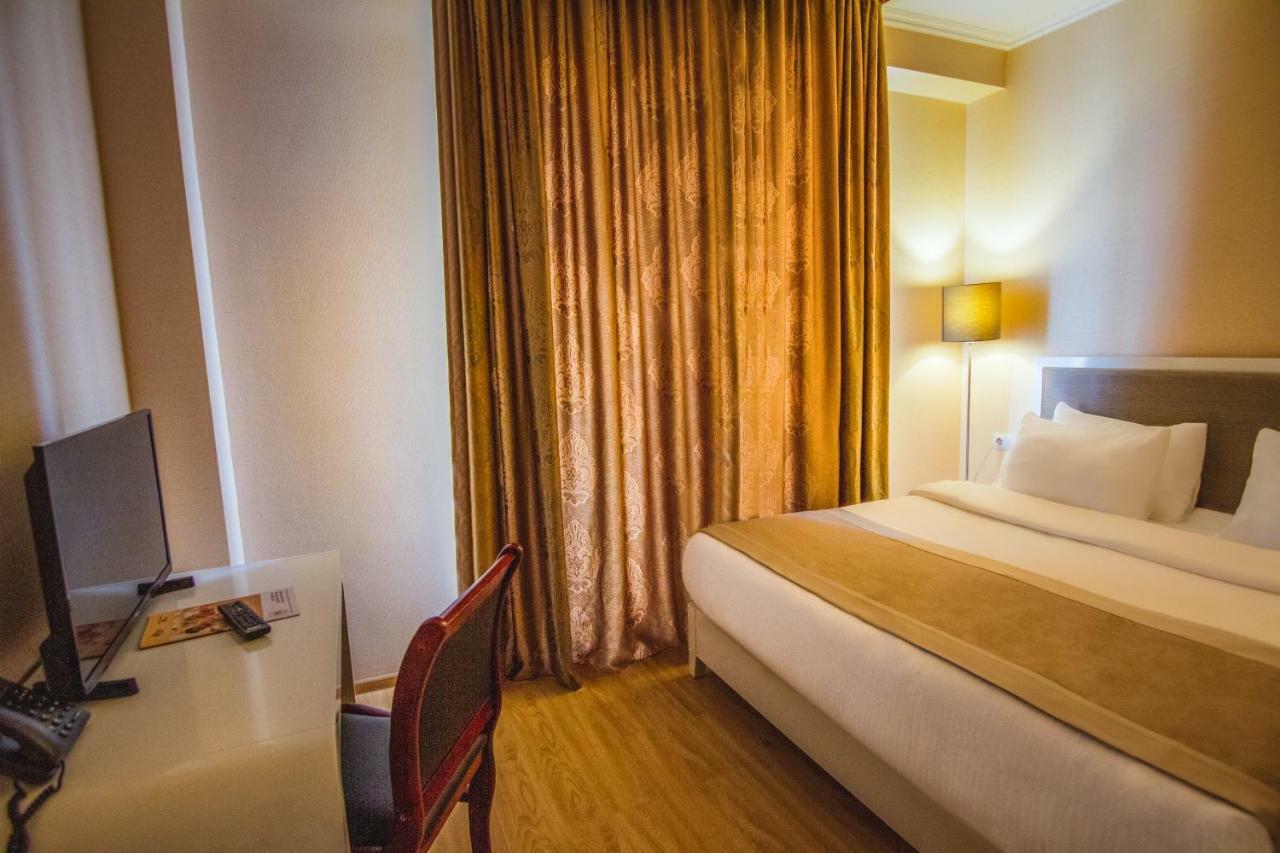 Lisi Hills Hotel Tbiliszi Kültér fotó