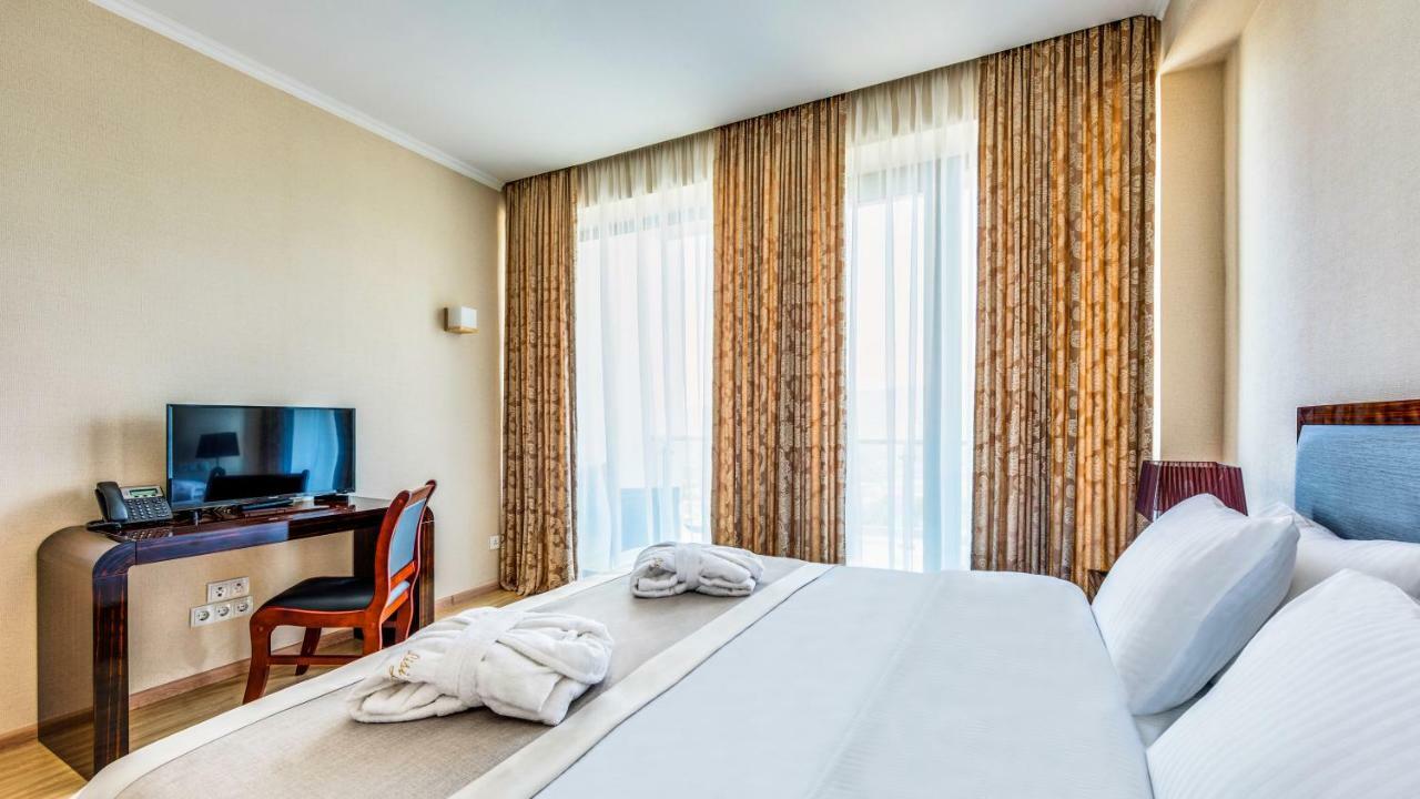 Lisi Hills Hotel Tbiliszi Kültér fotó