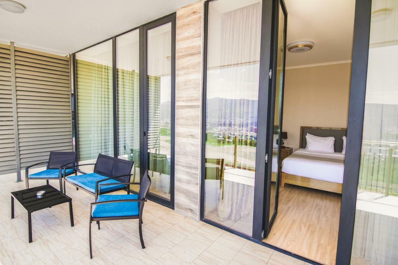 Lisi Hills Hotel Tbiliszi Kültér fotó