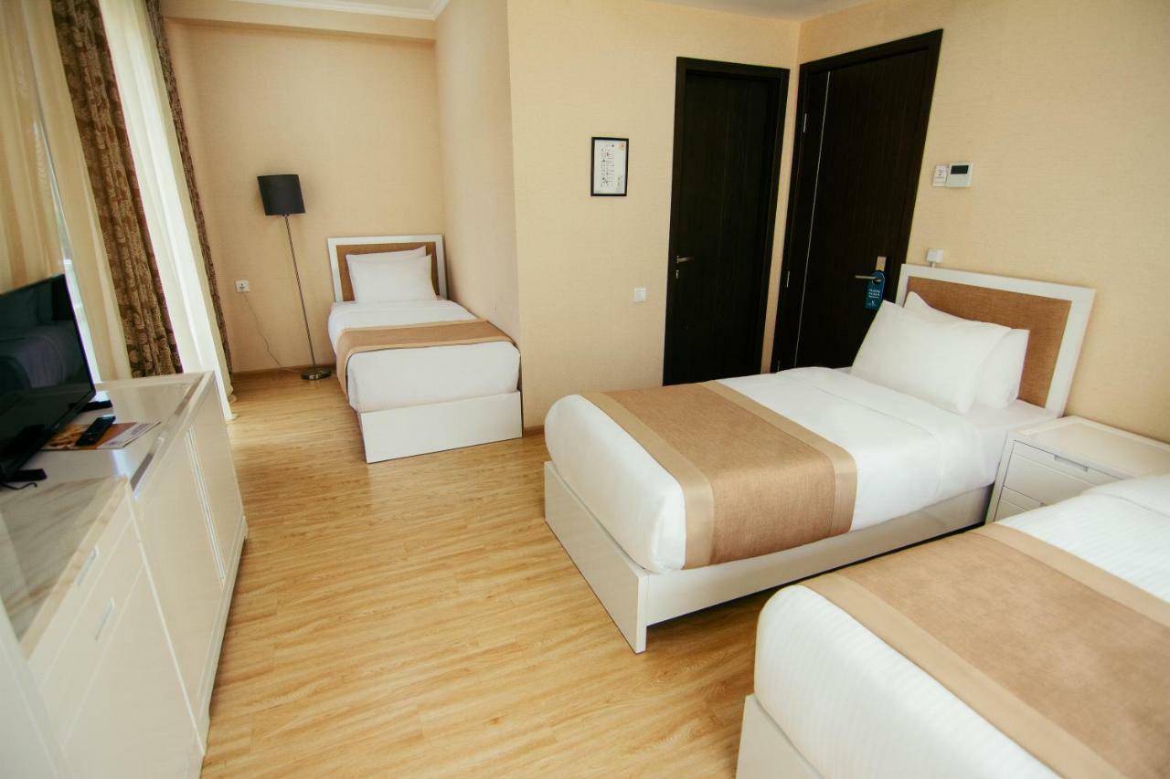 Lisi Hills Hotel Tbiliszi Kültér fotó